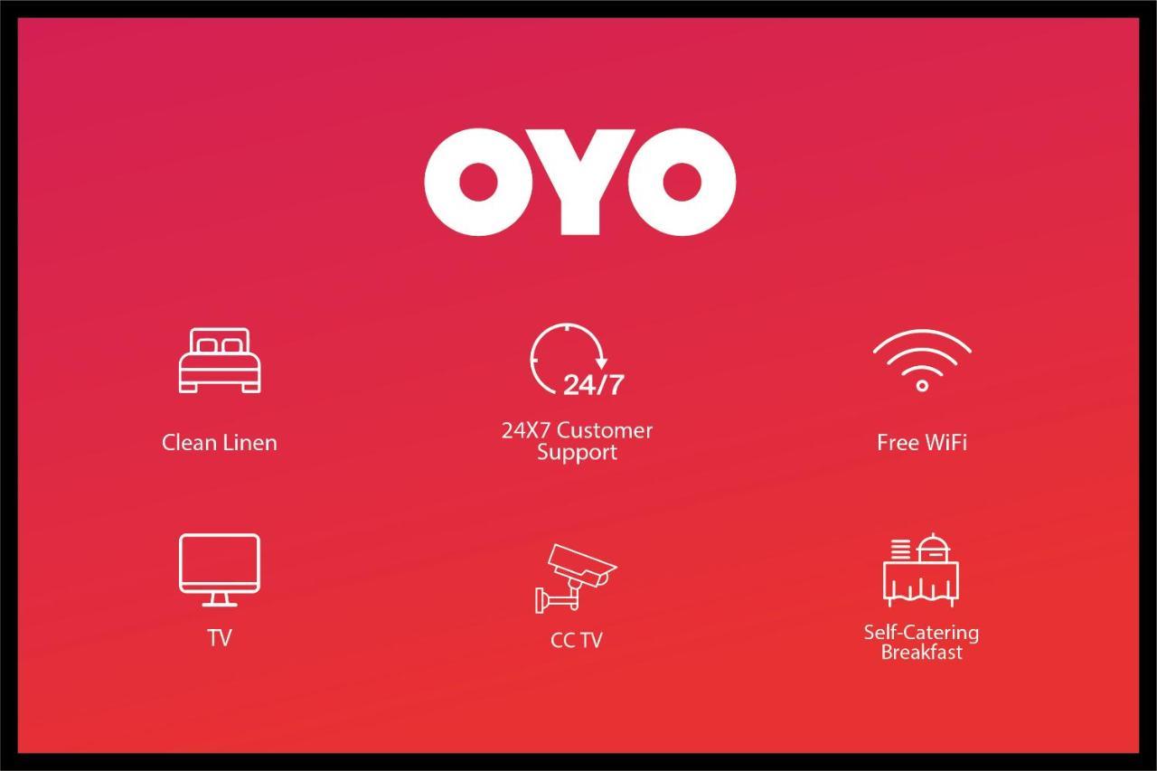 Vaccinated Staff- Oyo Townhouse 105 Khar West Station Hotel Mumbai Exterior foto