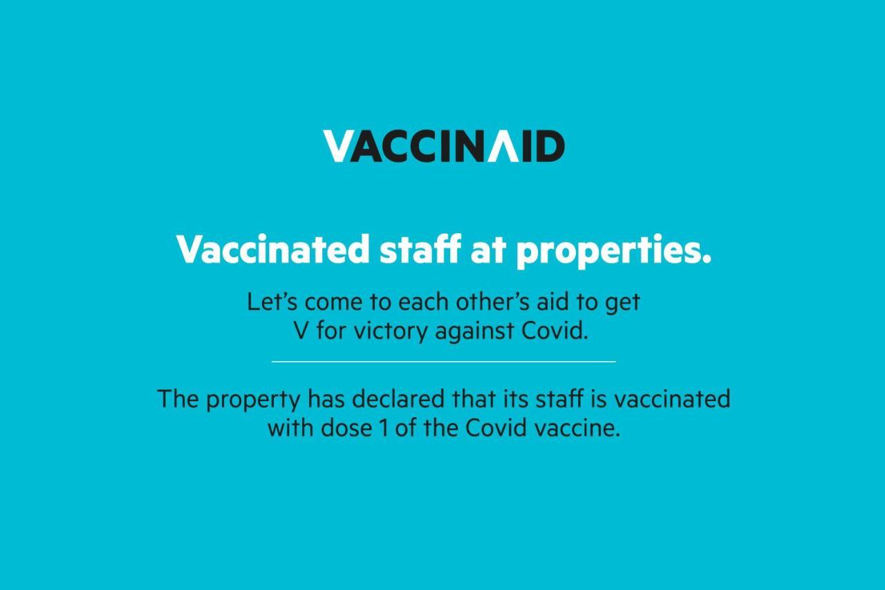 Vaccinated Staff- Oyo Townhouse 105 Khar West Station Hotel Mumbai Exterior foto