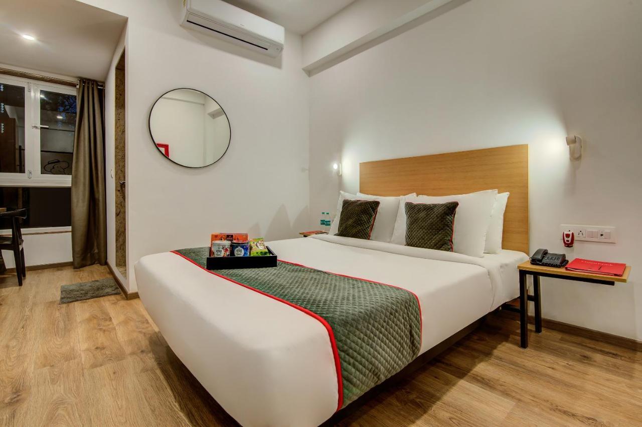 Vaccinated Staff- Oyo Townhouse 105 Khar West Station Hotel Mumbai Exterior foto